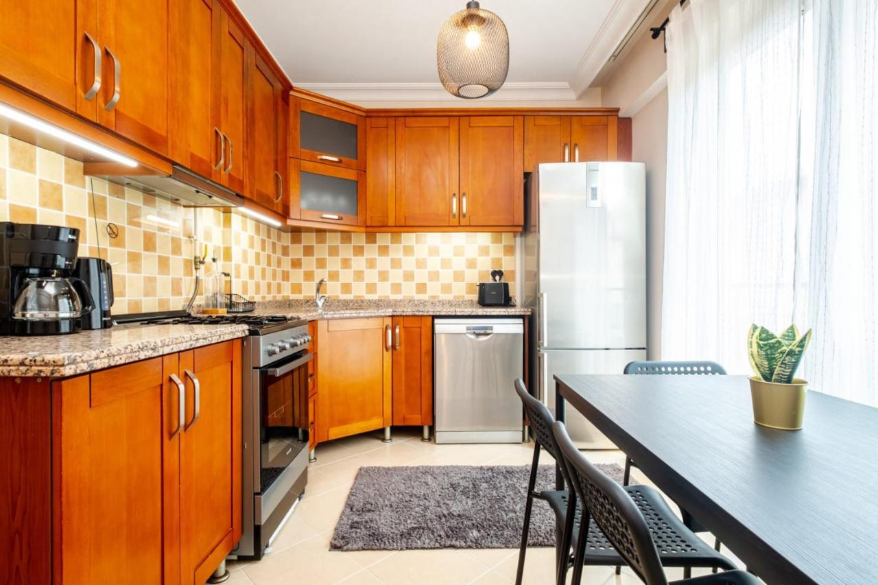 イスタンブールComfy Flat Near Popular Attractions In Sisliアパートメント エクステリア 写真